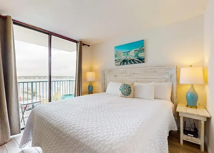 Surf & Racquet Club 516a